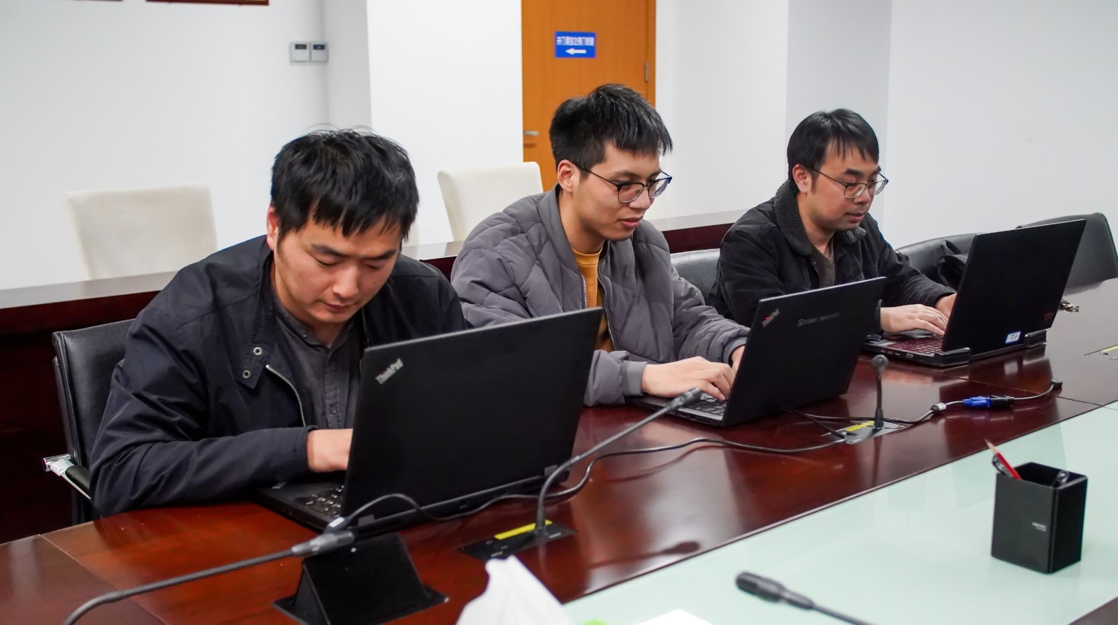 6374233191701794533278070